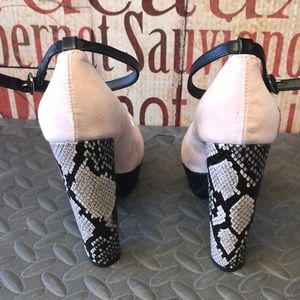 NEW shoe dazzle heels